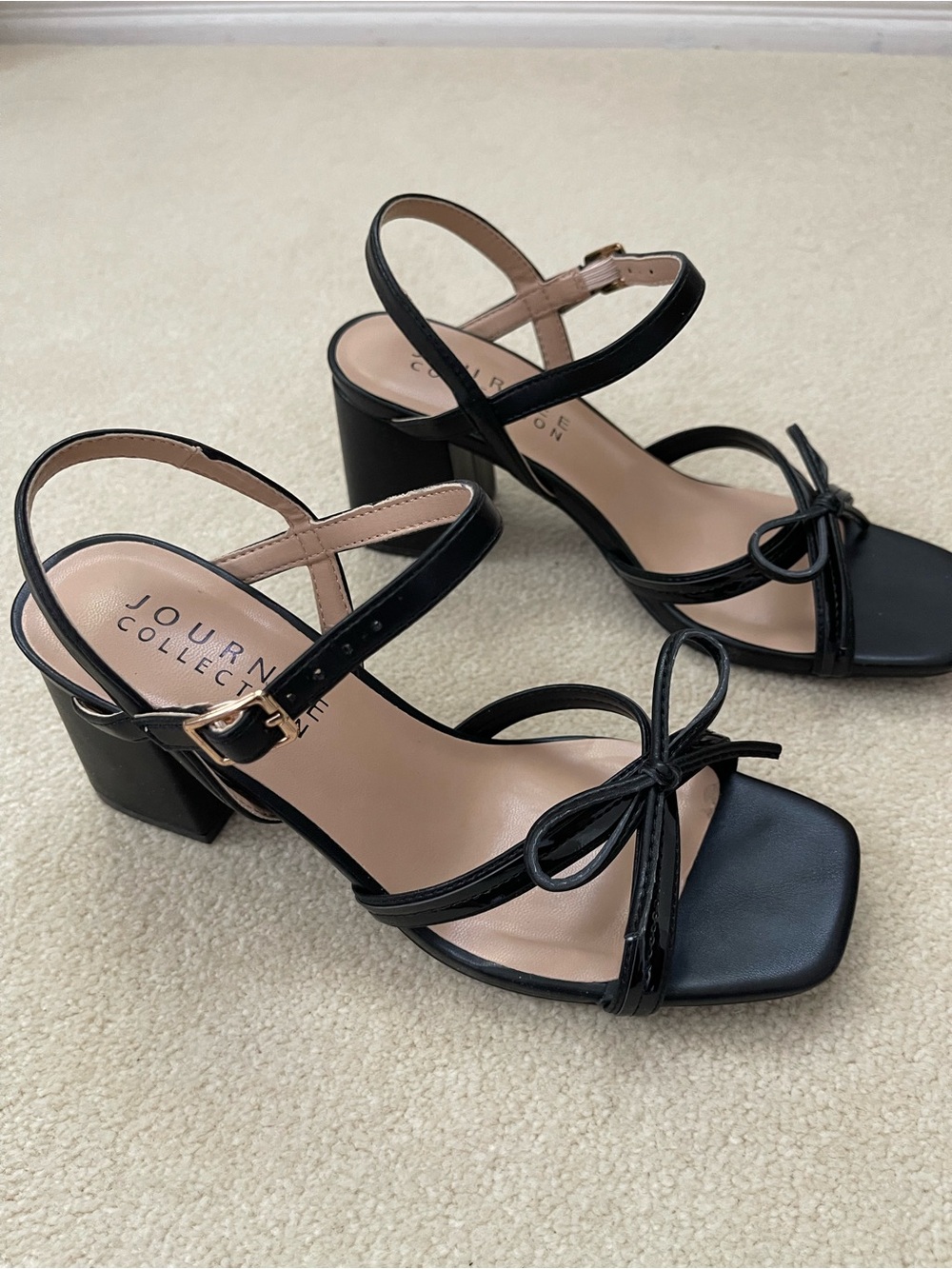 Journee Collection Issmia Block Heel Sandal Size 6 Black Bow Detail NEW